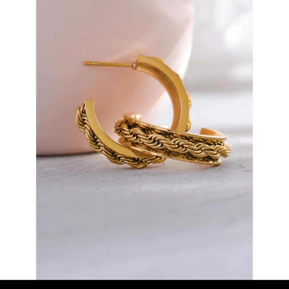 18kgold plated Stainless stl earrings Price Dropped